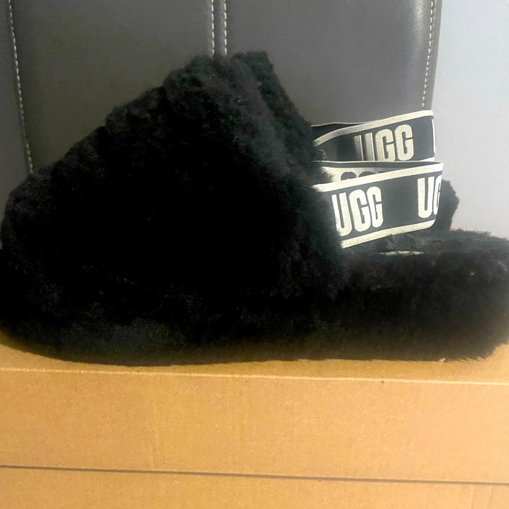 Women’s Fluff UGG Yea Slides